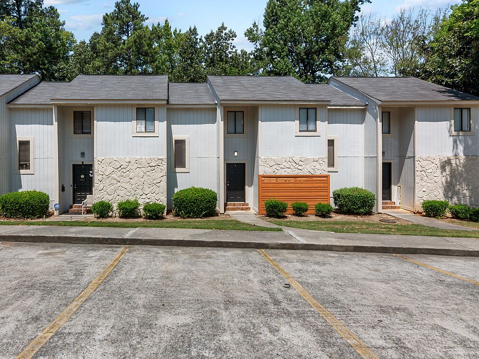2nd image of 461 Forest Hill Rd APT 11G
