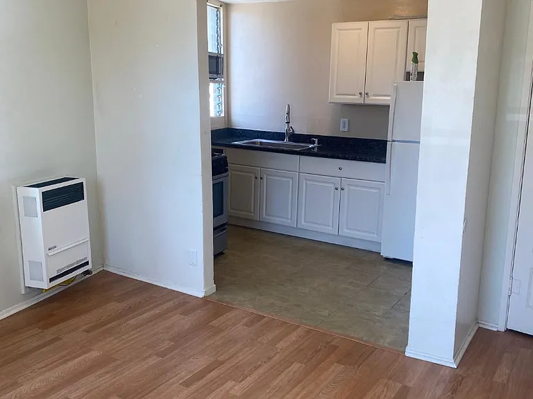162 Santa Fe Ave #G — Photo 6