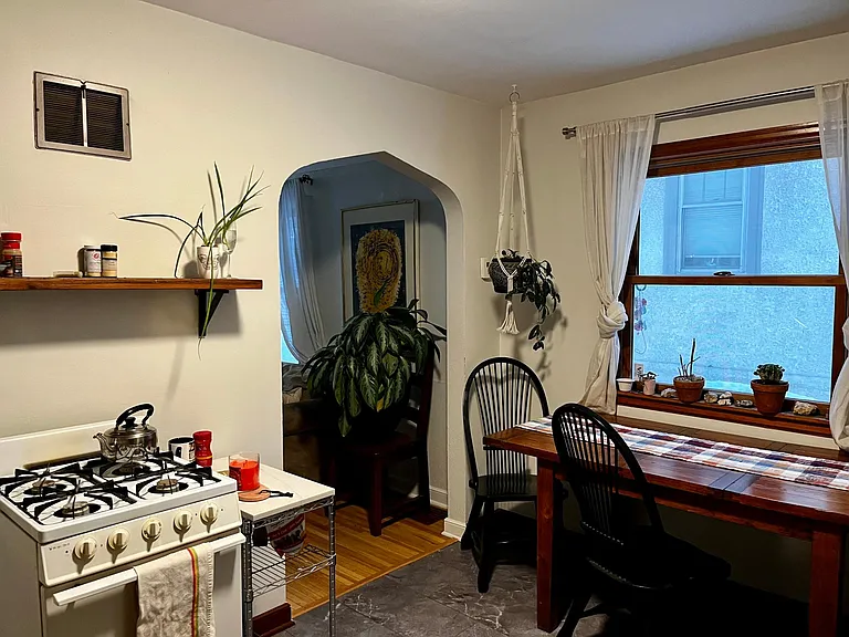 2524 Johnson St NE — Photo 9