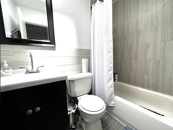 4th image of 1296 Putnam Ave #3