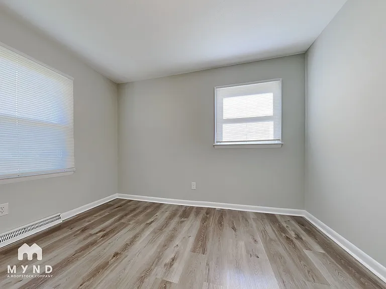 221 Tanglewood Dr — Photo 10