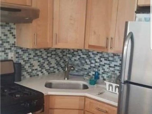 4th image of 116-14 Inwood St #2