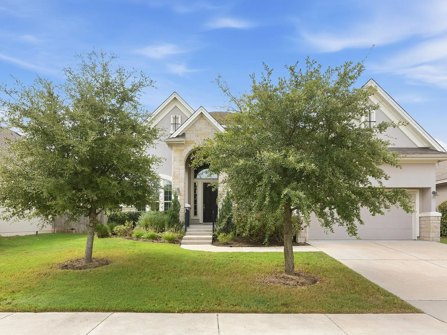 5 bed, 3.5 bath, 3896 sqft, $4,100 — Photo 1