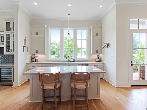 2nd image of 3199 Pointe Marie Dr