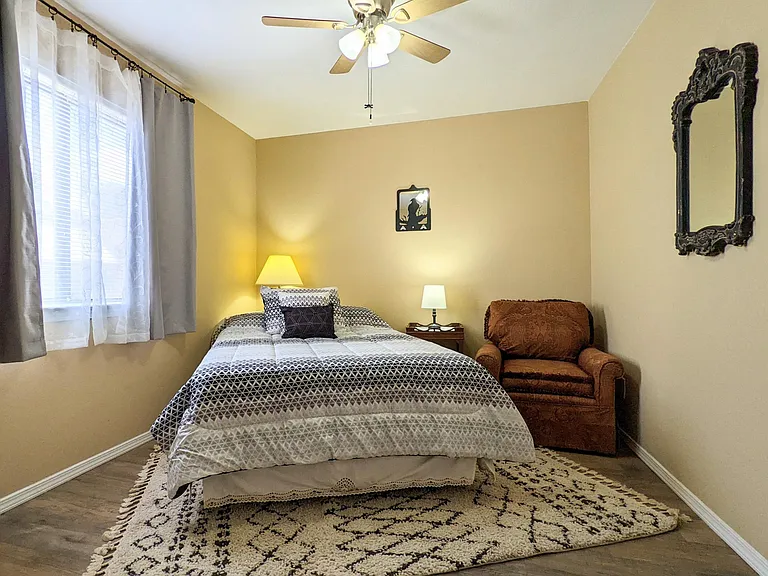302 W Mescalero Rd #D — Photo 5