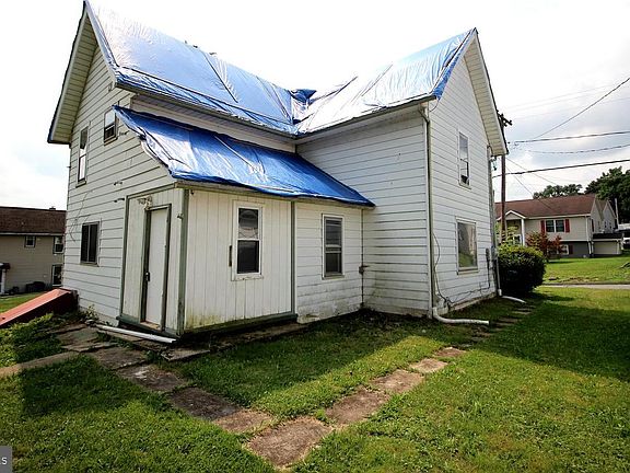 3rd image of 420 Frederick St