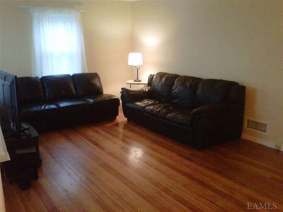 2nd image of 12 Beaver Hill Rd