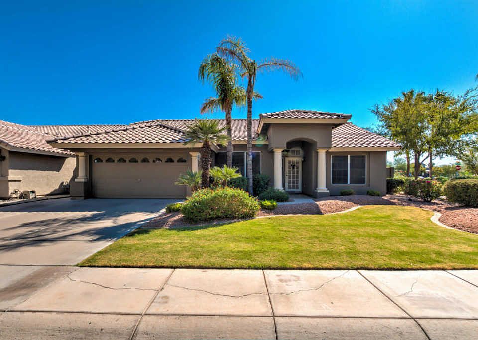 1st image of 325 E Arabian Dr
