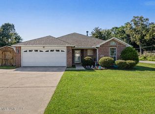 3321 N 4th St, Ocean Springs, MS 39564