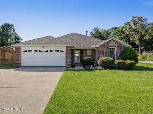 3321 N 4th St, Ocean Springs, MS 39564