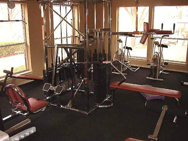 24hr fitness center & dry sauna