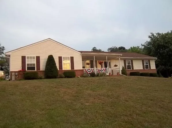 1495 Carriage Hill Dr, Westminster, MD 21157