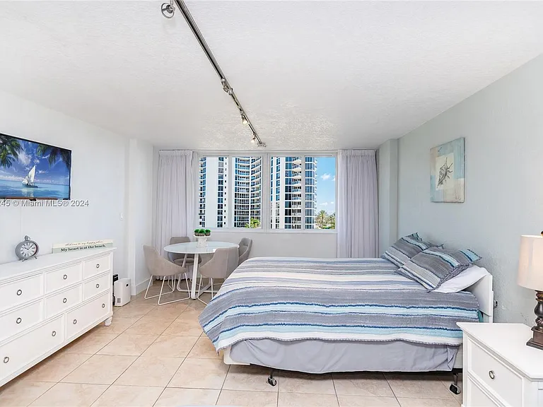 19201 Collins Ave #318 — Photo 13