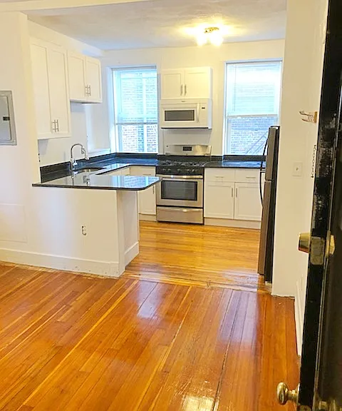 20A Moon St #4 — Photo 3