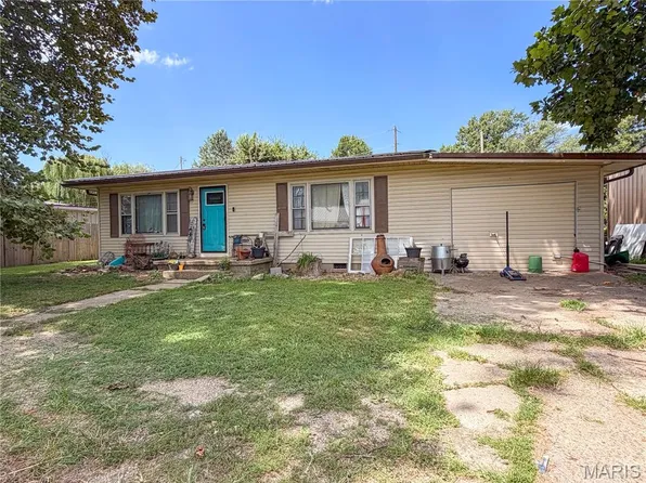 411 N Short St, Advance, MO 63730