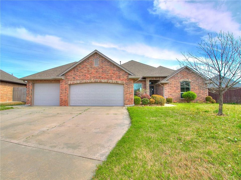 1st image of 3005 SW 135th Ter