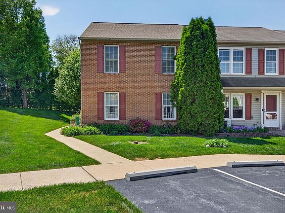2nd image of 40 Battens Cir