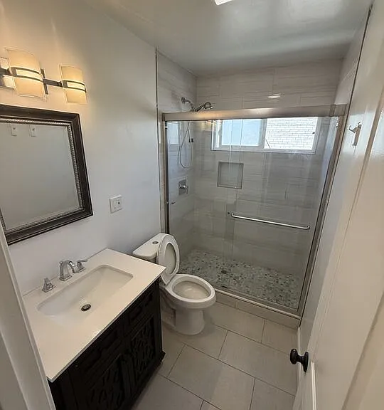 2922 S Budlong Ave #7 — Photo 11