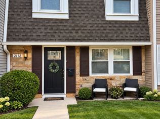 2112 Stanley Ct, Schaumburg, IL 60194