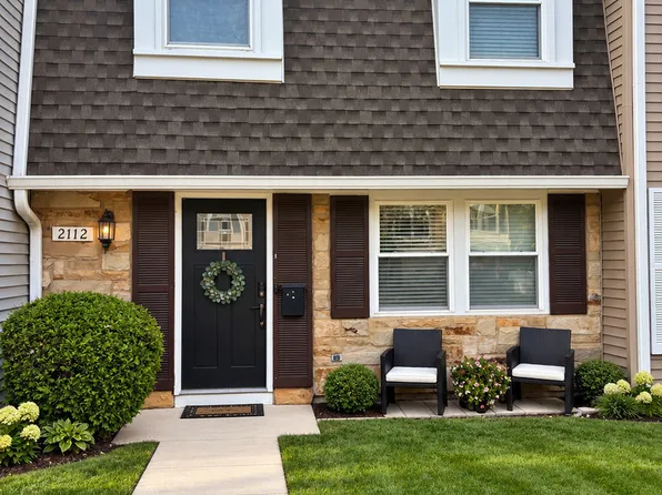 2112 Stanley Ct, Schaumburg, IL 60194