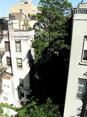 Rented by City Connections Realty | media 32