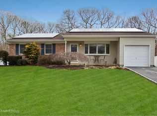 43 Kool Pl, Port Jefferson Station, NY 11776