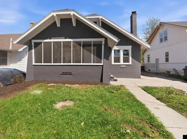 2434 Newport Ave, Omaha, NE 68112