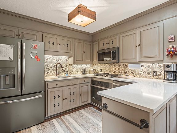 5th image of 112 Camino Escondido APT 7