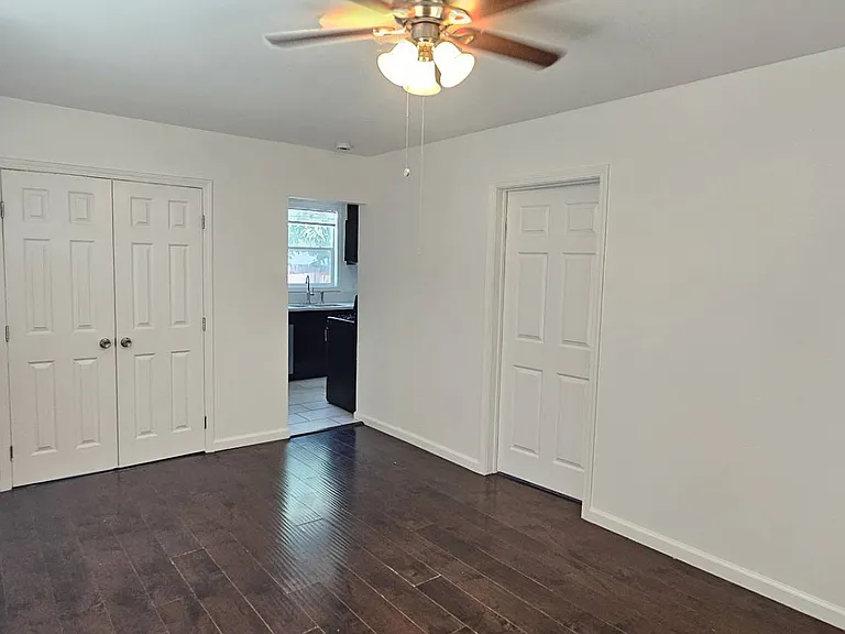 843 N El Molino Ave — Photo 9