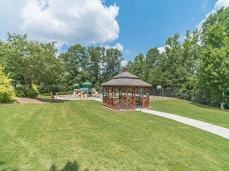 2440 Northmont Pkwy — Photo 37