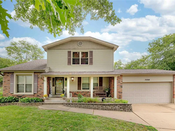 7024 Briar Bluff Dr, Saint Louis, MO 63129