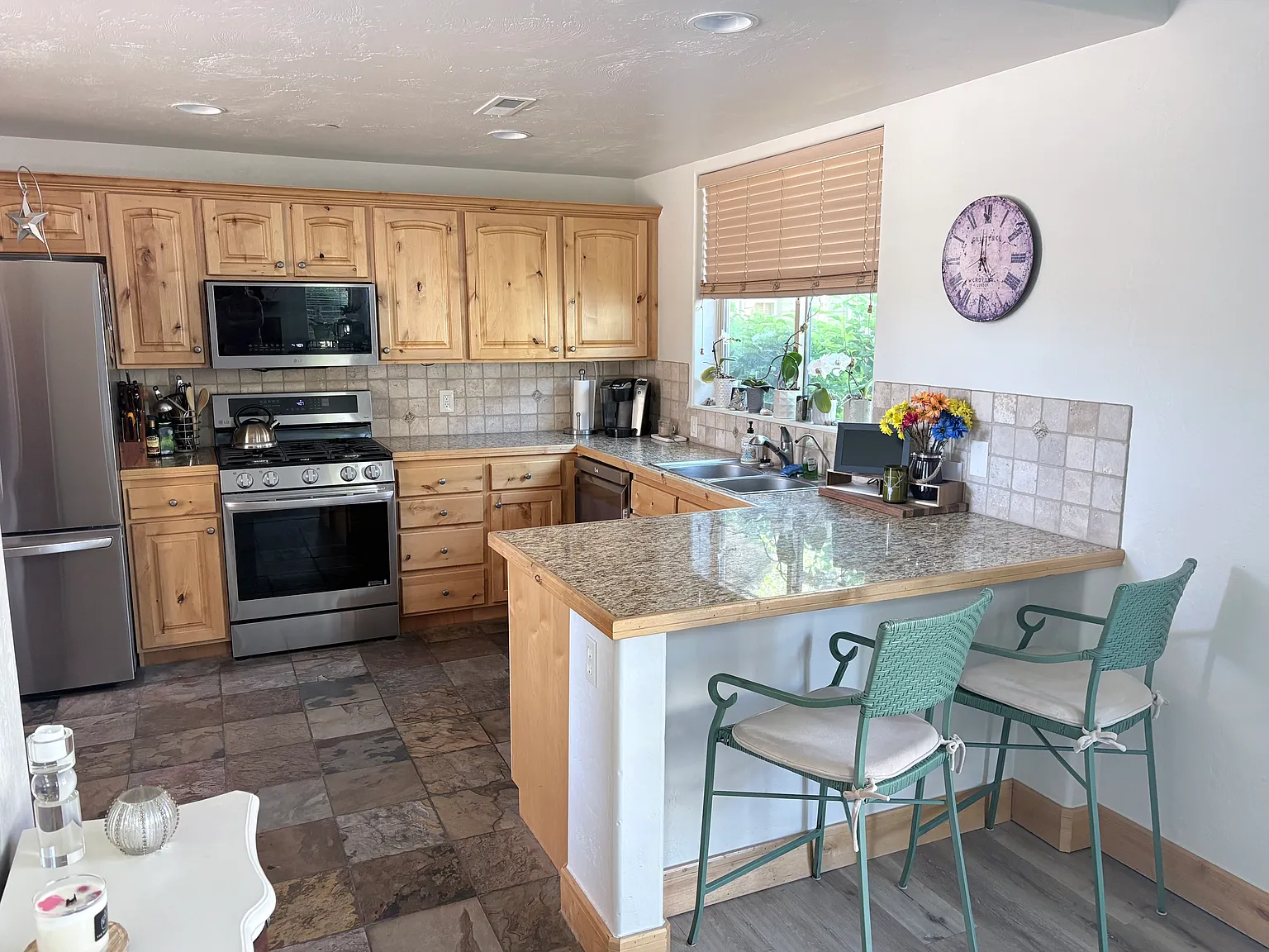 3 bed, 2.5 bath, 1495 sqft, $4,800 — Photo 3