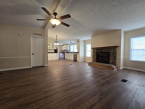 4th image of 1638 Kendall Rd