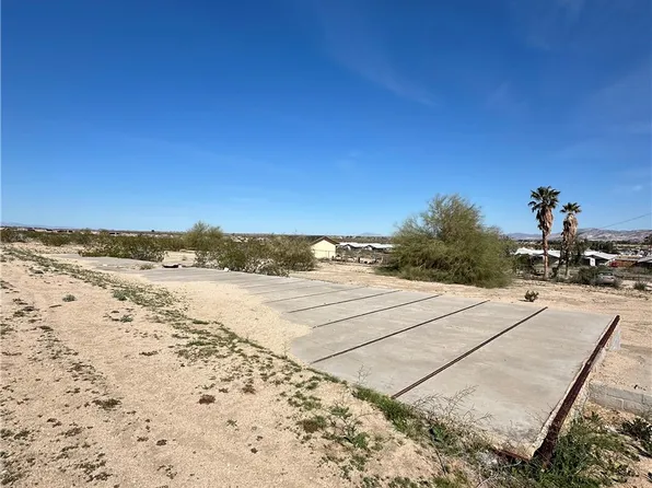 6136 Adobe Rd, Twentynine Palms, CA 92277