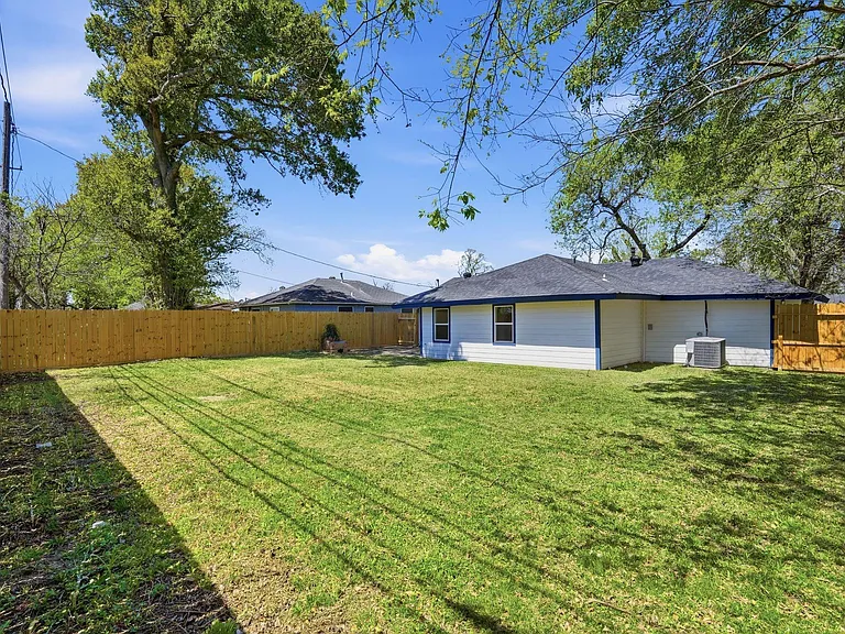 5962 Ridgeway Dr — Photo 20