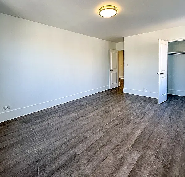 2420 Morris Ave #6A — Photo 6