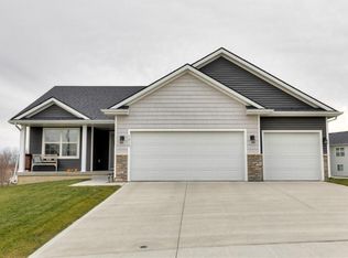 1319 Green Hills Dr, Norwalk, IA 50211