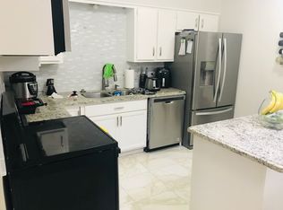 2211 Little John Ln, Groves, TX 77619