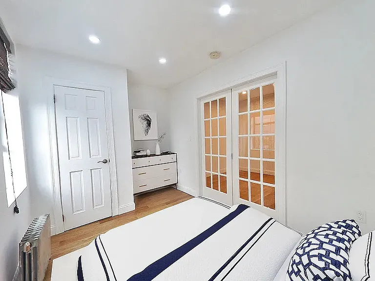 102 W 79th St #2C — Photo 5