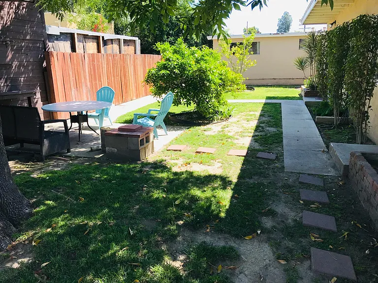 5615 Riverton Ave #1/2 — Photo 6