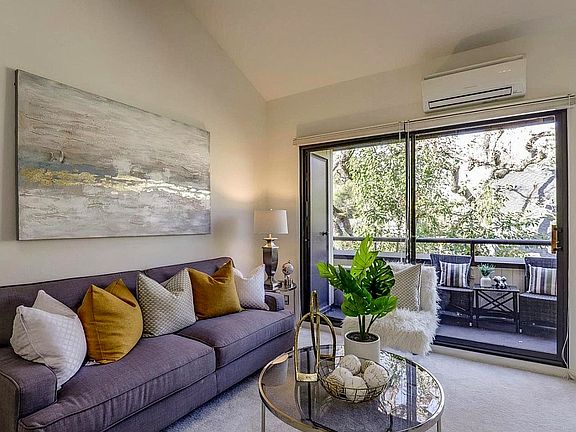 3rd image of 724 Oak Grove Ave #5