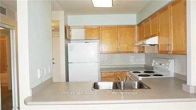 33 Empress Ave S #701 — Photo 6