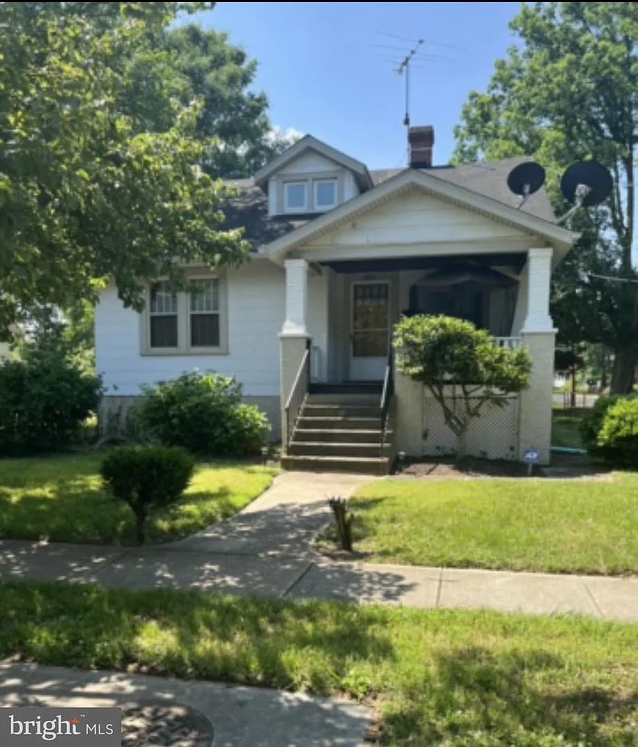 4901 Somerset Rd photo 1
