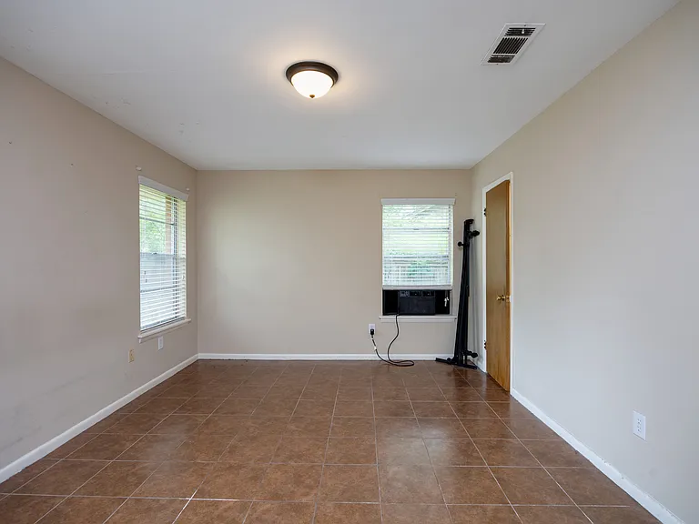 2 Circle Dr — Photo 9