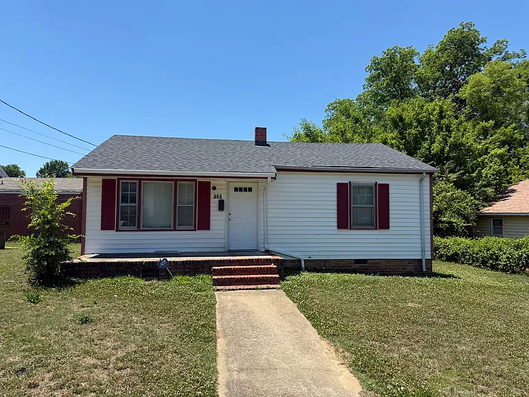 305 N State St — Photo 11