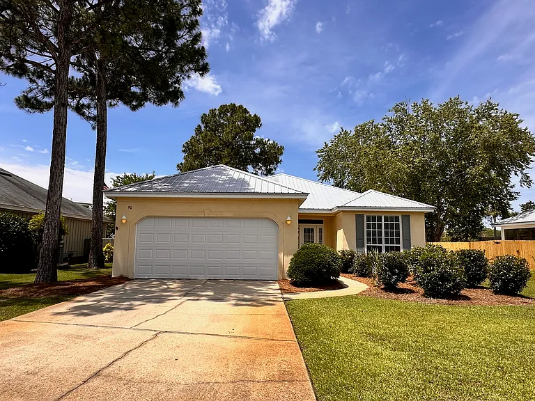 90 Albatross Ct — Photo 2