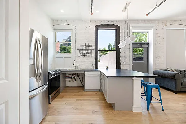 33 State St. — Photo 13