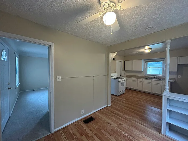 6160 McGuire St — Photo 13