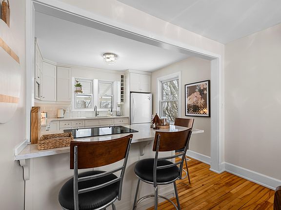 4th image of 152 Mount Edward Rd