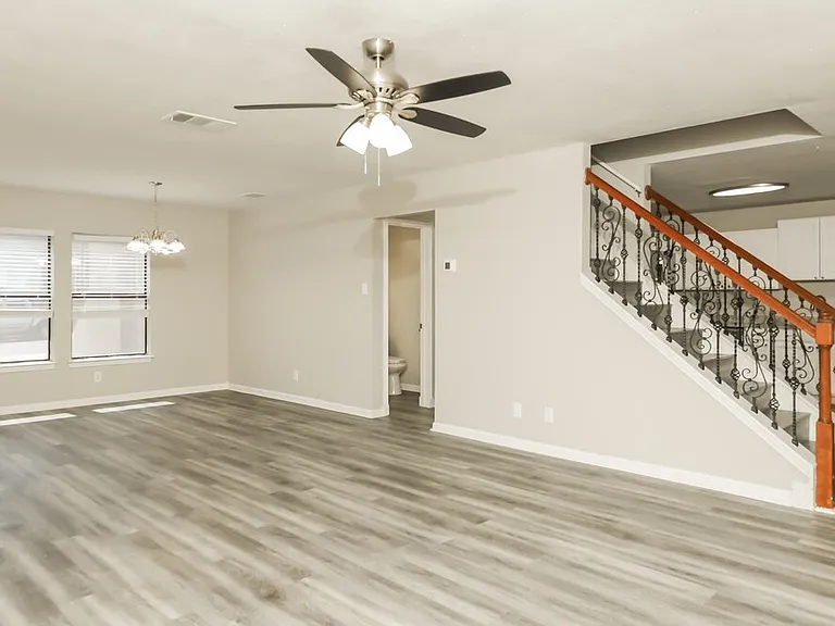 8151 Cheryl Meadow Dr — Photo 5